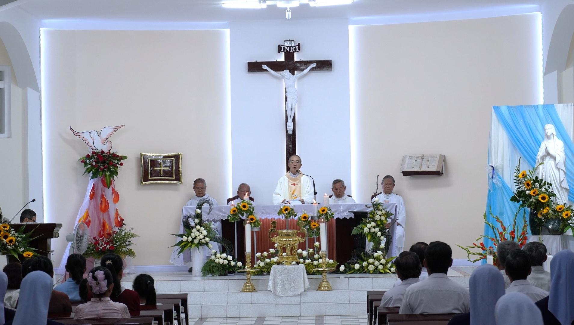 Hội dòng Chúa Quan Phòng Cần Thơ | Mừng kỷ niệm 48 năm Hồng ân Linh mục Cha Linh giám Antôn Vũ Văn Triết