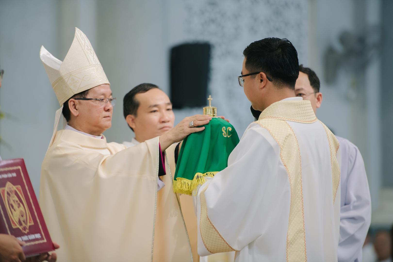 Thánh lễ Truyền Dầu tại nhà thờ Chính Tòa Cần Thơ