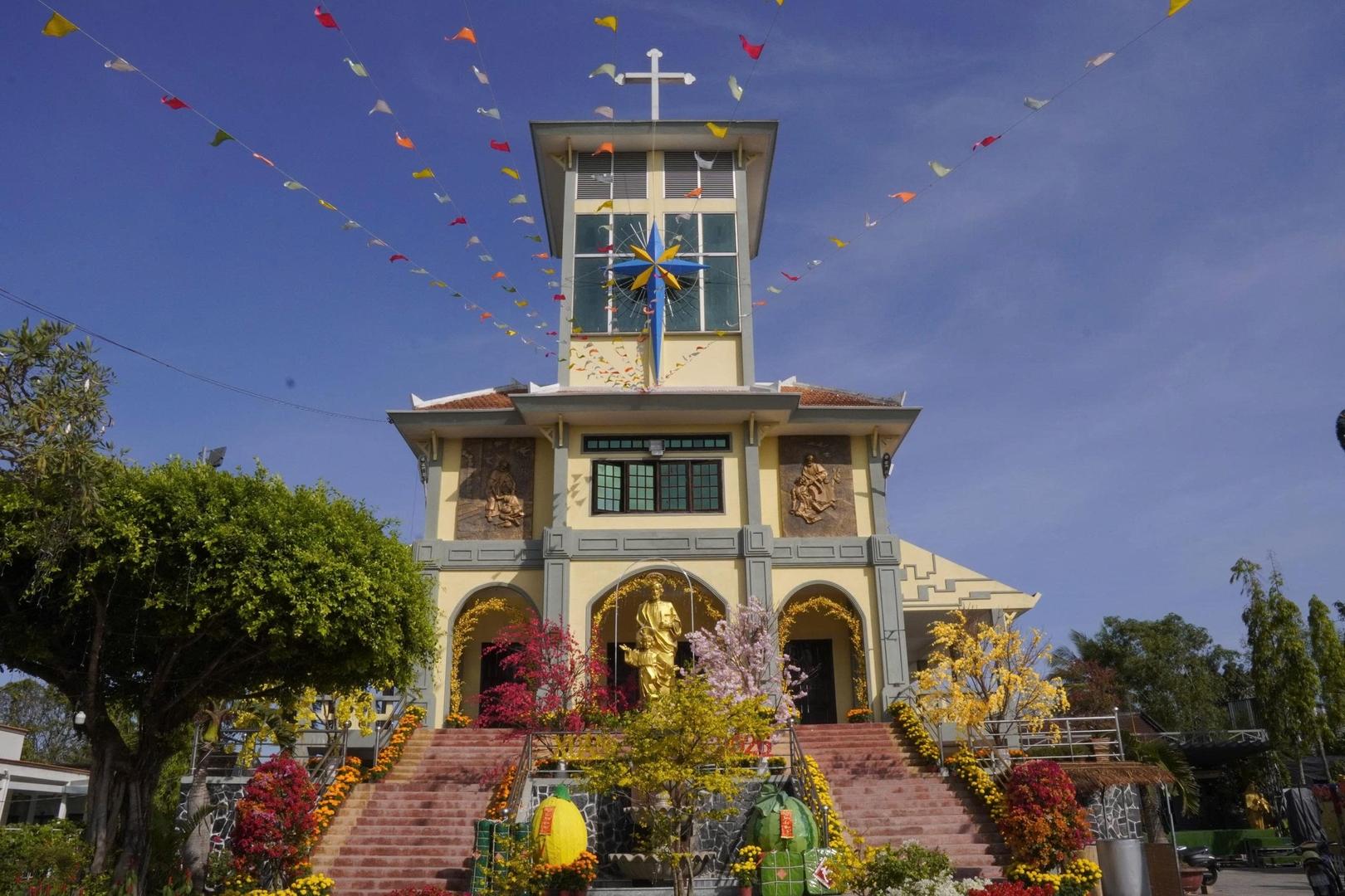 Giáo xứ An Bình | Quà Tết cho tất cả gia đình trong xứ đạo