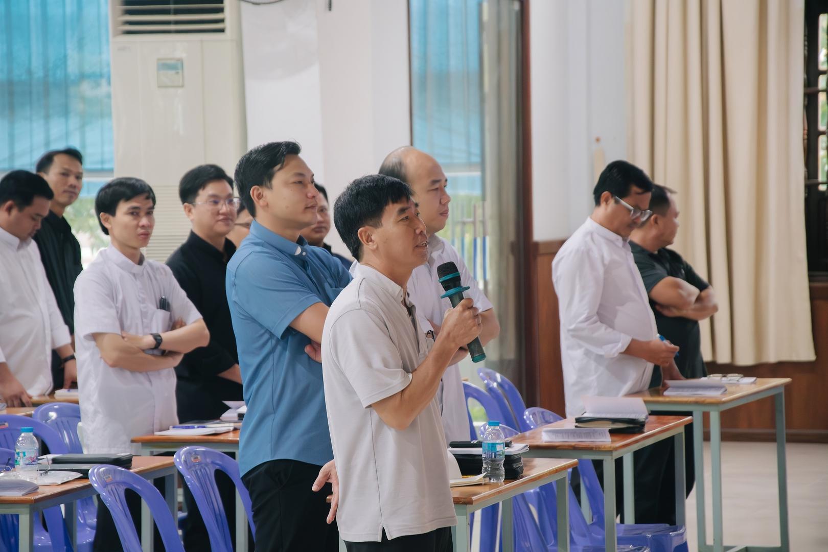 Tình yêu mời gọi Loan báo Tin mừng