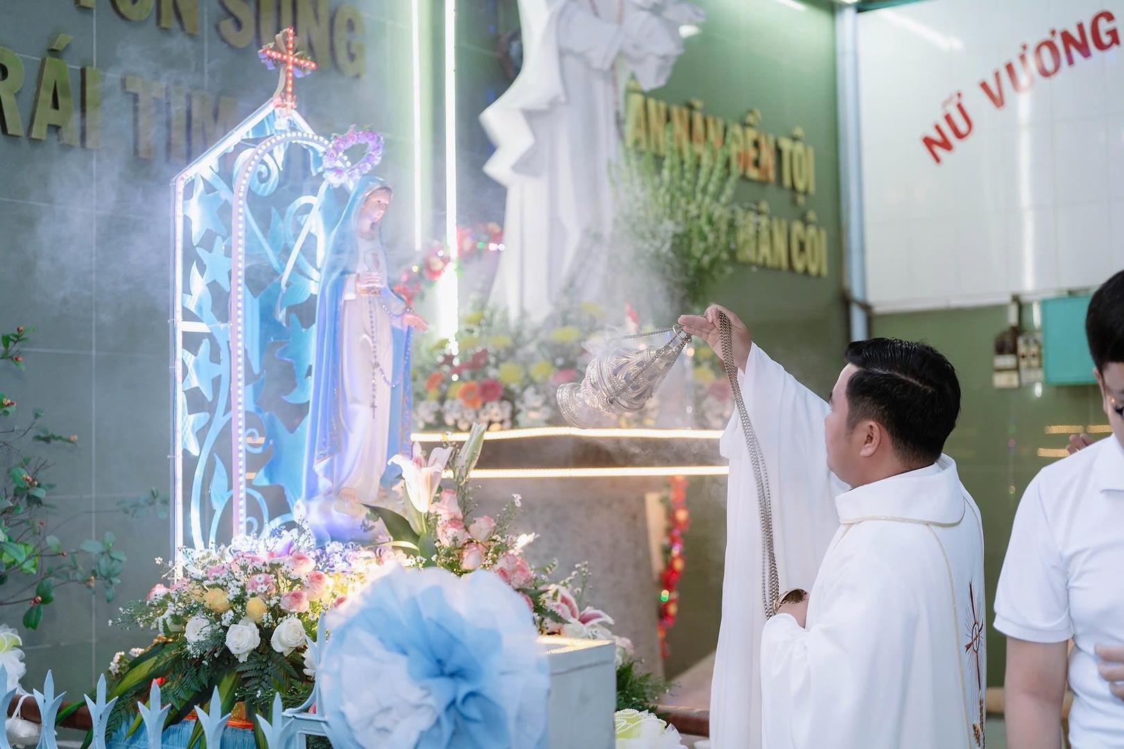 Giáo xứ Chính Toà | Thánh lễ kỷ niệm Đức Mẹ hiện ra tại Fatima